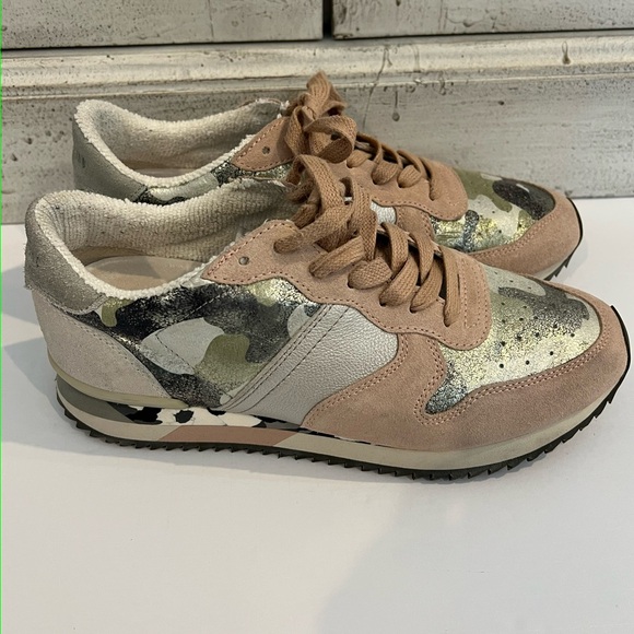 NWOT  Zero Cent Cinq Camo Pink Women's Sneakers - Picture 2 of 6